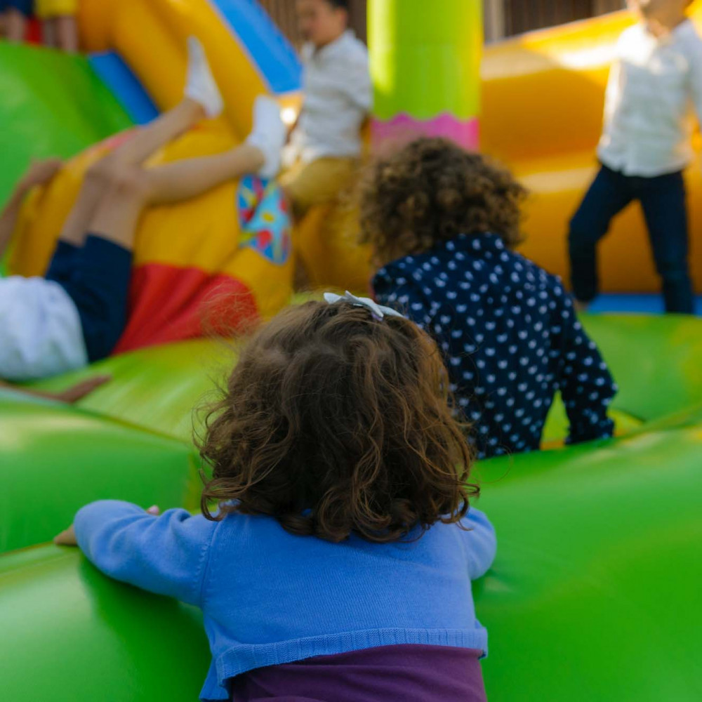 © AdobeStock/danial75 | Hüpfburg | 