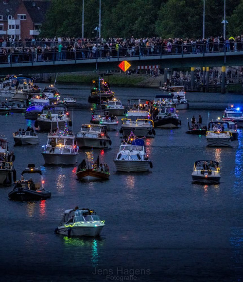 Lichterfahrt Boote und Menschen | 